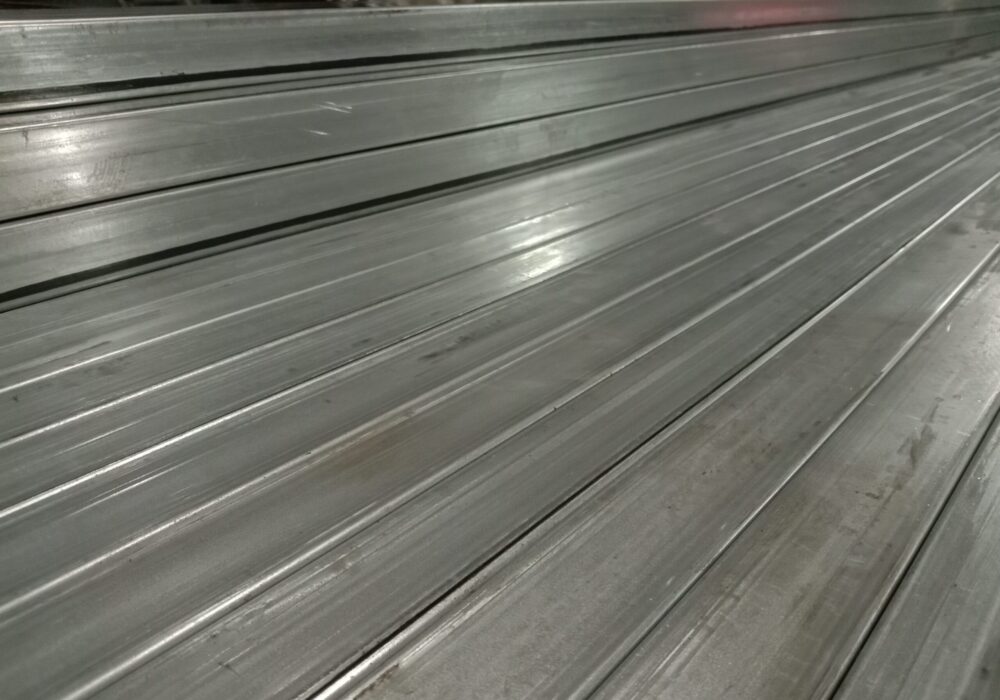 Besi Hollow - Dinamis Inti Sejahtera